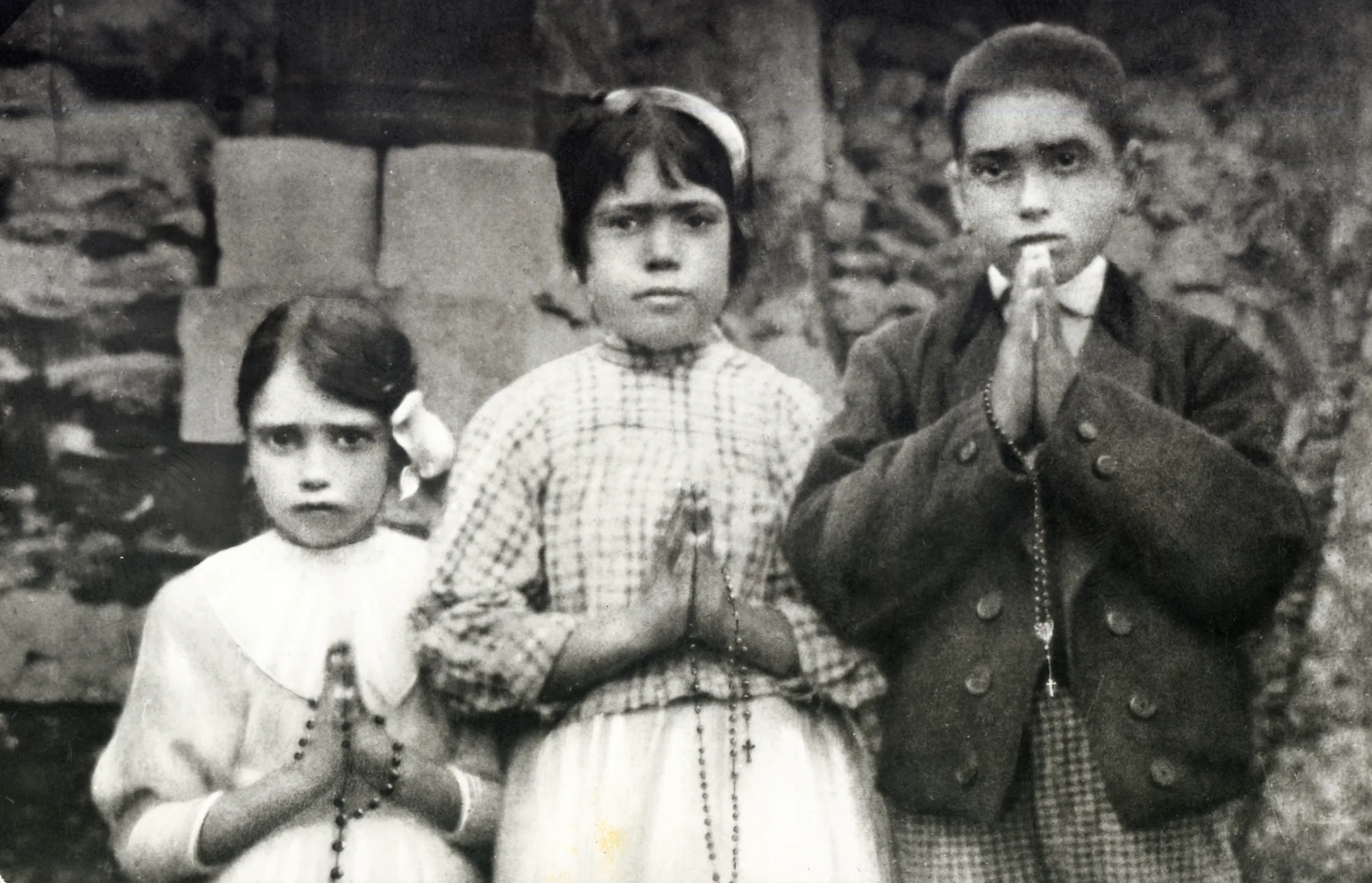 The three seers in the Marto yard, Aljustrel, 13 September 1917: Archive print