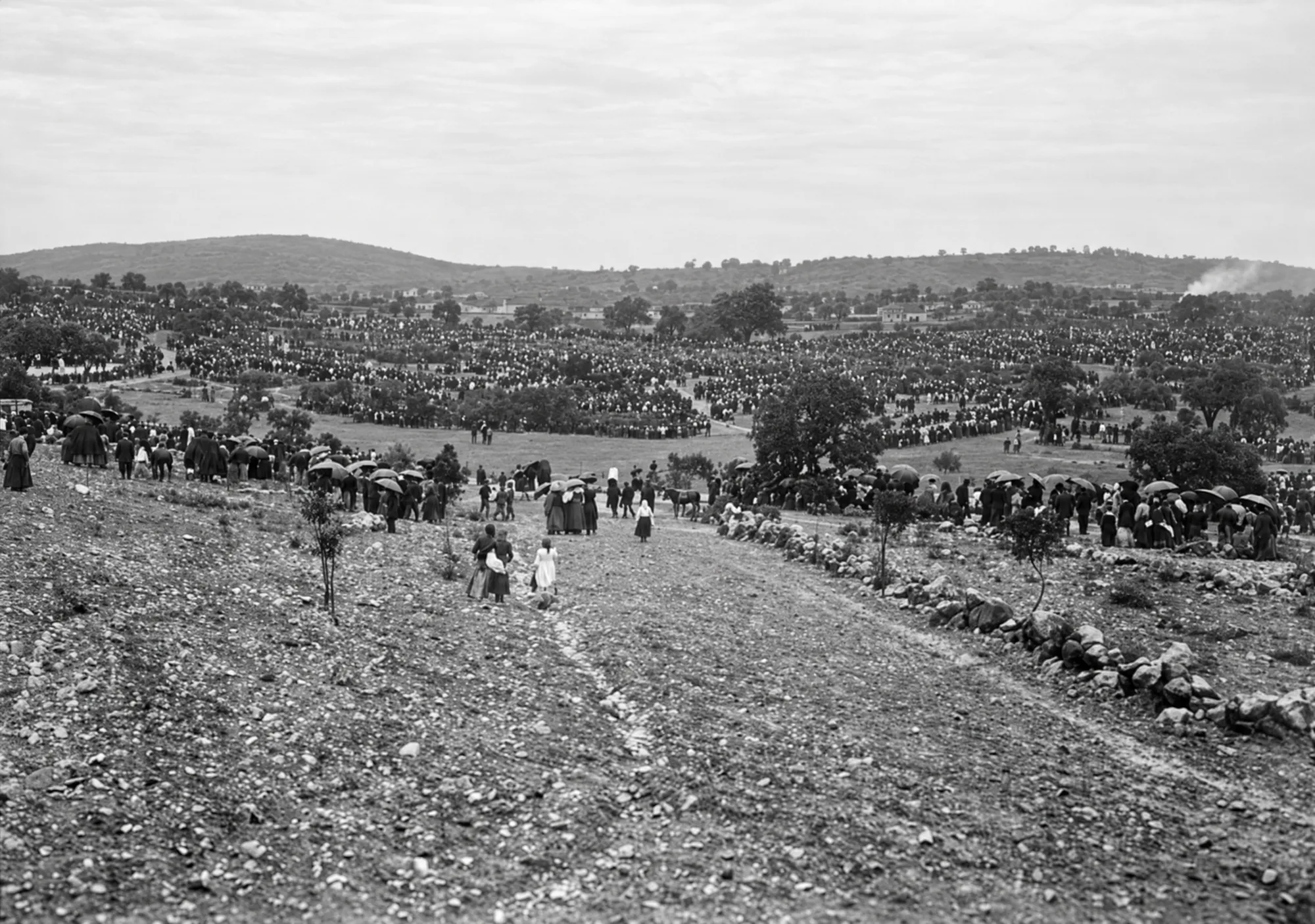 Panoramic view of the Cova da Iria from the macadam road, 13 October 1917: Restored (AI)