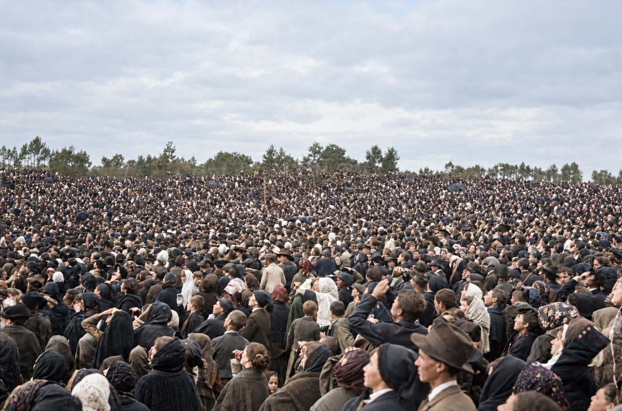 The crowd looks at the sun, Cova da Iria, 13 October 1917: Colour (AI)