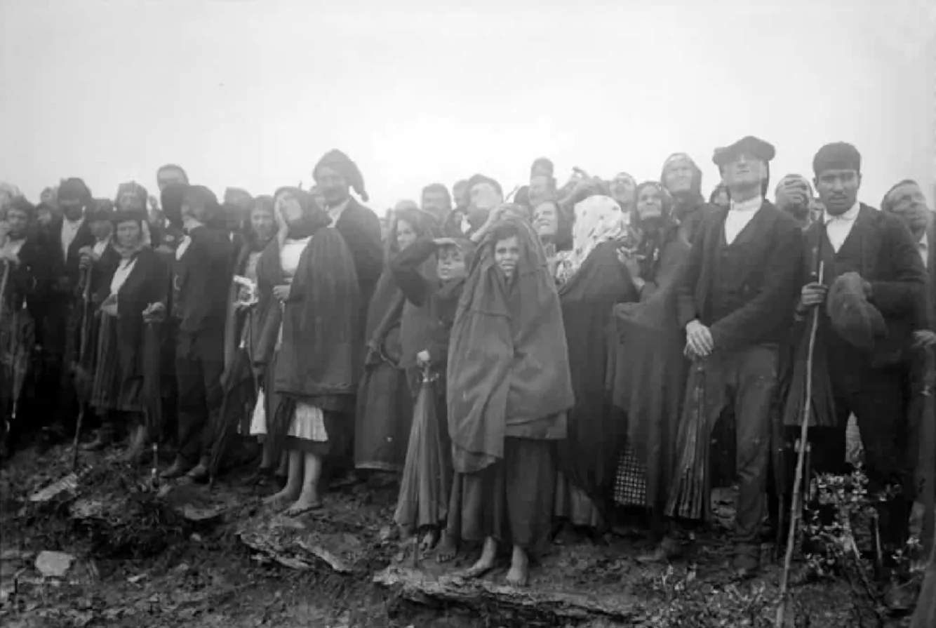 People standing and looking at the sky, 13 October 1917: Archive print