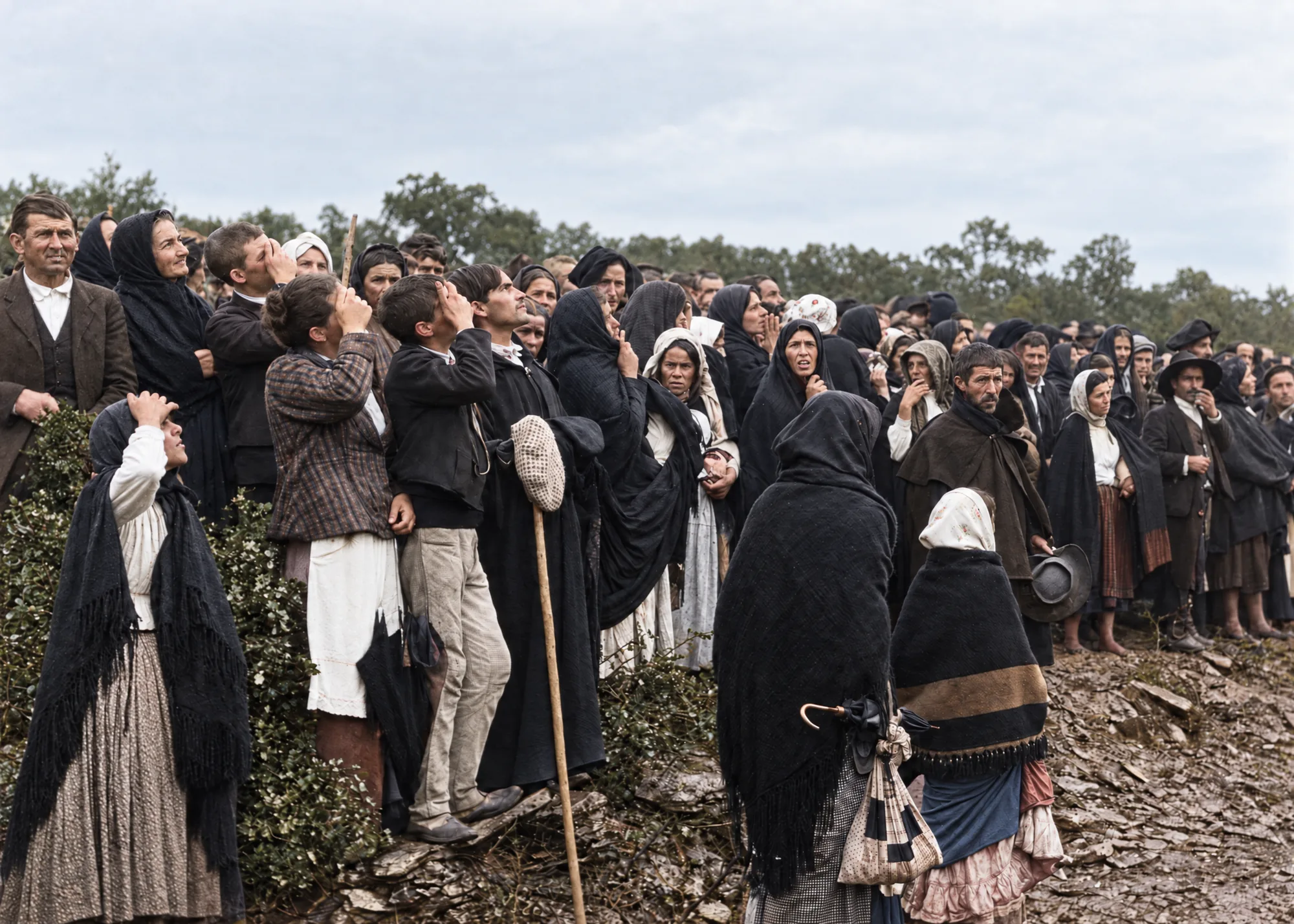 Another view of the crowd looking at the sun (broken plate), 13 October 1917: Colour (AI)