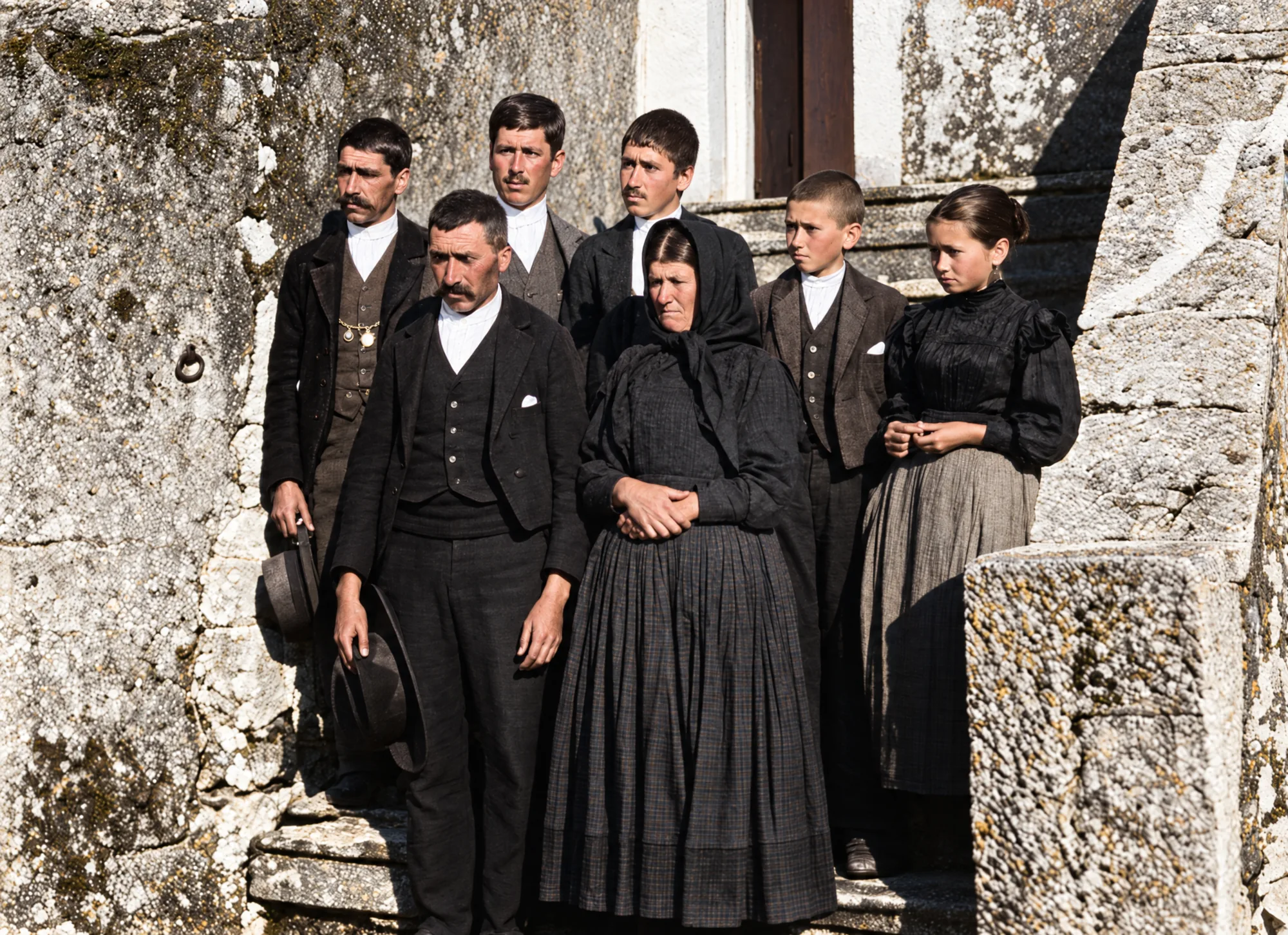 A família Marto, antes de maio de 1920: Cor (IA)