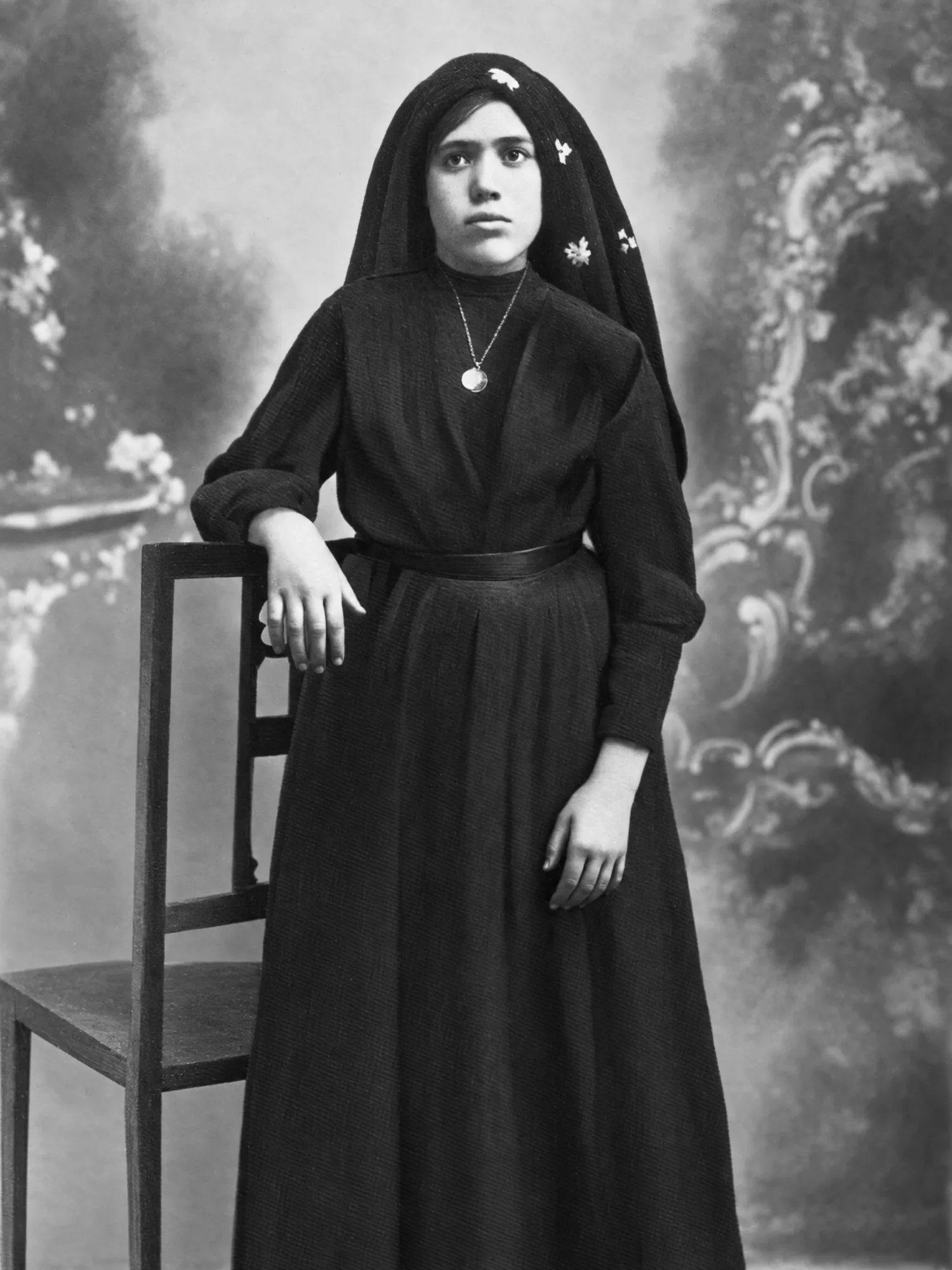 Lúcia aged 13, Lisbon, August 1920: Restored (AI)