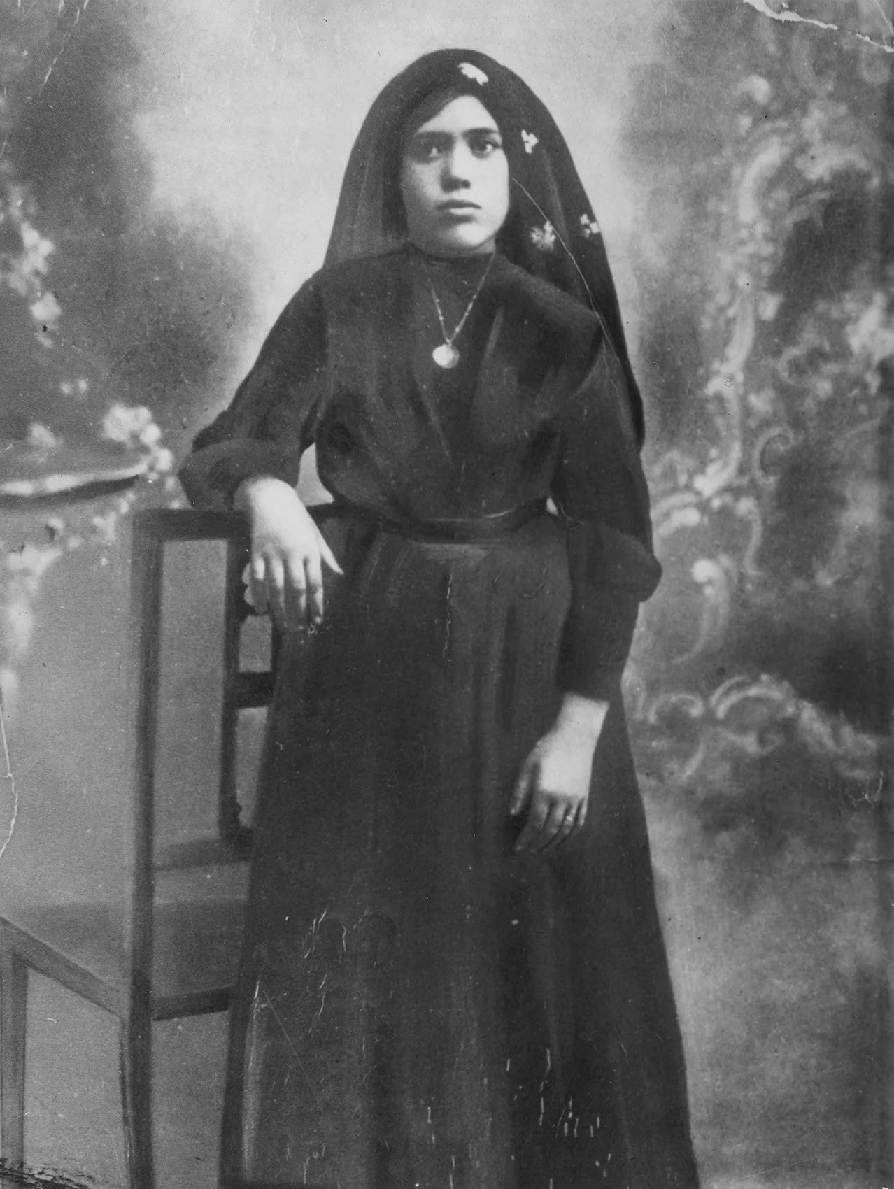 Lúcia aged 13, Lisbon, August 1920: Archive print